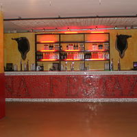 Salle de spectacle, bar