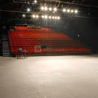 Grande salle, vue des gradins coté court