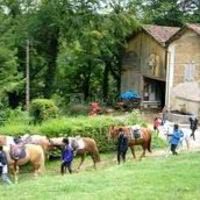 Randonnée à cheval au départ du château de bonnevaux