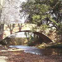 Le pont de pierre sur le gapeau