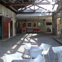Le hangar du premier-film