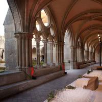 Apéritif dans le cloître © studio bruno cohen