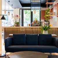 Lobby bar