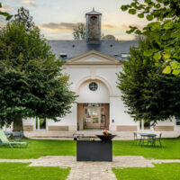 Cour des anciennes écuries