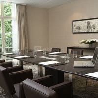 Une salle de sous commission