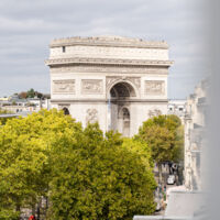 A côté de l'hôtel