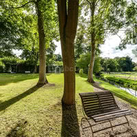 Le bief de l'ancien moulin qui longe le parc