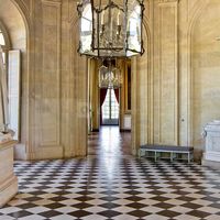 Vestibule d'entrée permettant l'accès aux salons