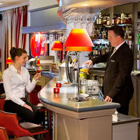 Profitez d'une soirée autour du piano dans notre lounge bar