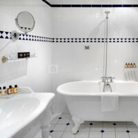 Salle de bain château