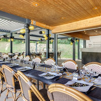 Terrasse salle/ Camping des Portes du Beaujolais