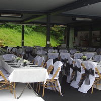 Terrasse salle de réception / Camping des Portes du Beaujolais