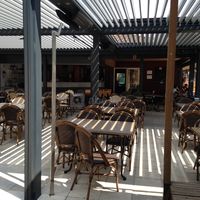 Terrasse bioclimatique salle / Camping des Portes du Beaujolais