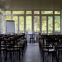 Salle, disposition en théâtre