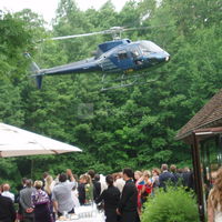 Arrivé en hélicoptère