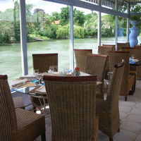 Terrasse bord de marne