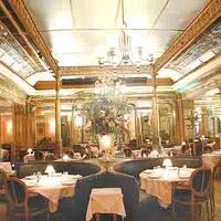 Grande salle sous verriere