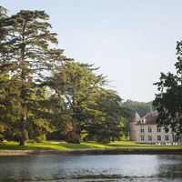 Chateau vue de la pièce d'eau