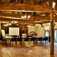 Le Grenier à foin - Table en U - 180 m2