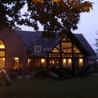 Le club-house la nuit