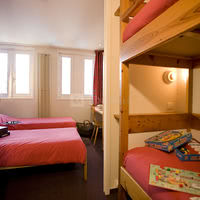 Chambre classique 4 lits (vue 1)