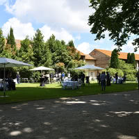 Cocktail dans les jardins