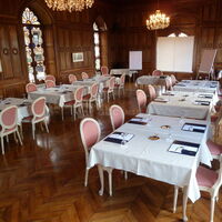Salle en "îlots"