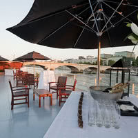 TERRASSE A QUAI