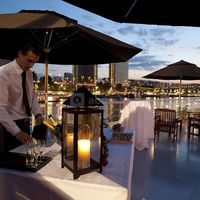 TERRASSE A QUAI