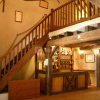 Bar, piste danse, mezzanine