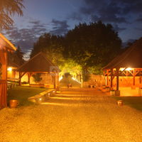 Cour intérieure de nuit
