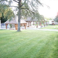 Préau, kiosque, roulotte