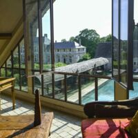 Le château et la piscine vus du Loft