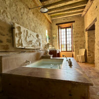 Salle de bain château médiéval