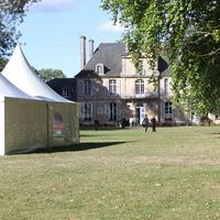 Cocktail devant le château