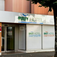 Entrée du BRIT HOTEL Cahors Le France