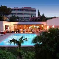 La piscine, en soirée