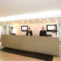 La réception de l'hôtel mercure pont d'avignon.