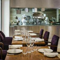 Restaurant Le Duc - Salle intérieure avec Cuisine ouverte