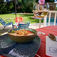 Repas dans un cadre reposant