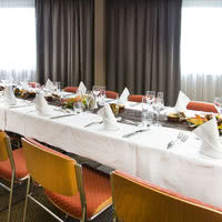 Salle 48 m²