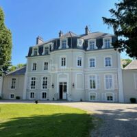 Façade Hôtel Château Cléry