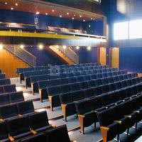 Auditorium 200 places, entièrement équipé