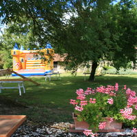 La cour des enfants au Domaine de Montplaisir