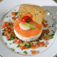 Mille feuilles de saumon & son croustillant parmesan