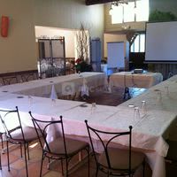 Salle de réunion en U