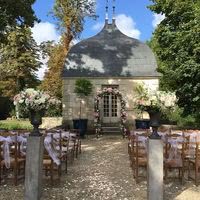 Cérémonie au pavillon du Château de saint-loup
