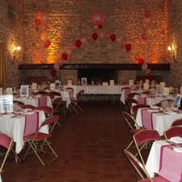 Petite salle du corps de ferme pouvant accueillir 96 personnes assises