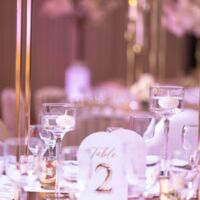 Les détails des tables invités