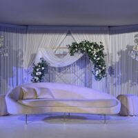 Trone sur scène
